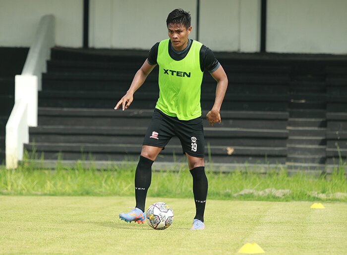 Fachruddin Aryanto Bek Madura United (Foto: Ist - Karimatafm)